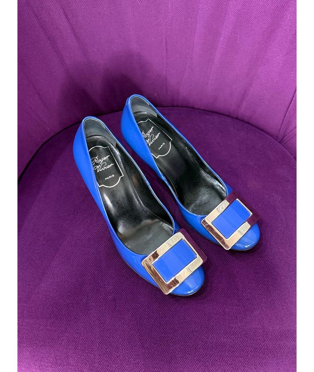 ROGER VIVIER Синие туфли из лакированной кожи, фото 4