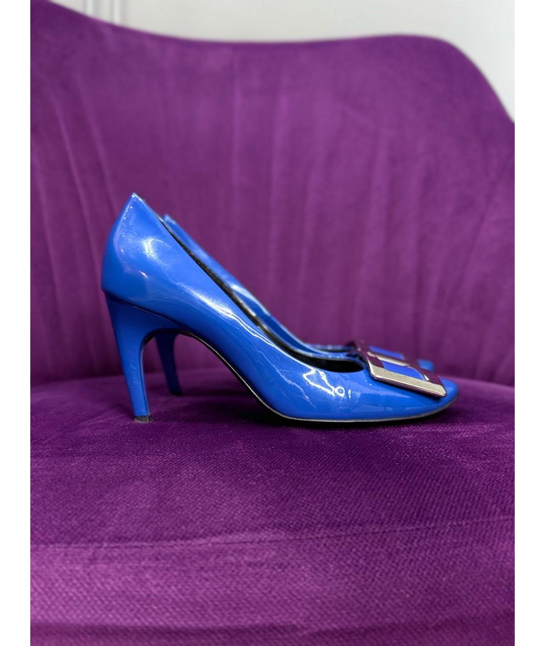 ROGER VIVIER Синие туфли из лакированной кожи, фото 5