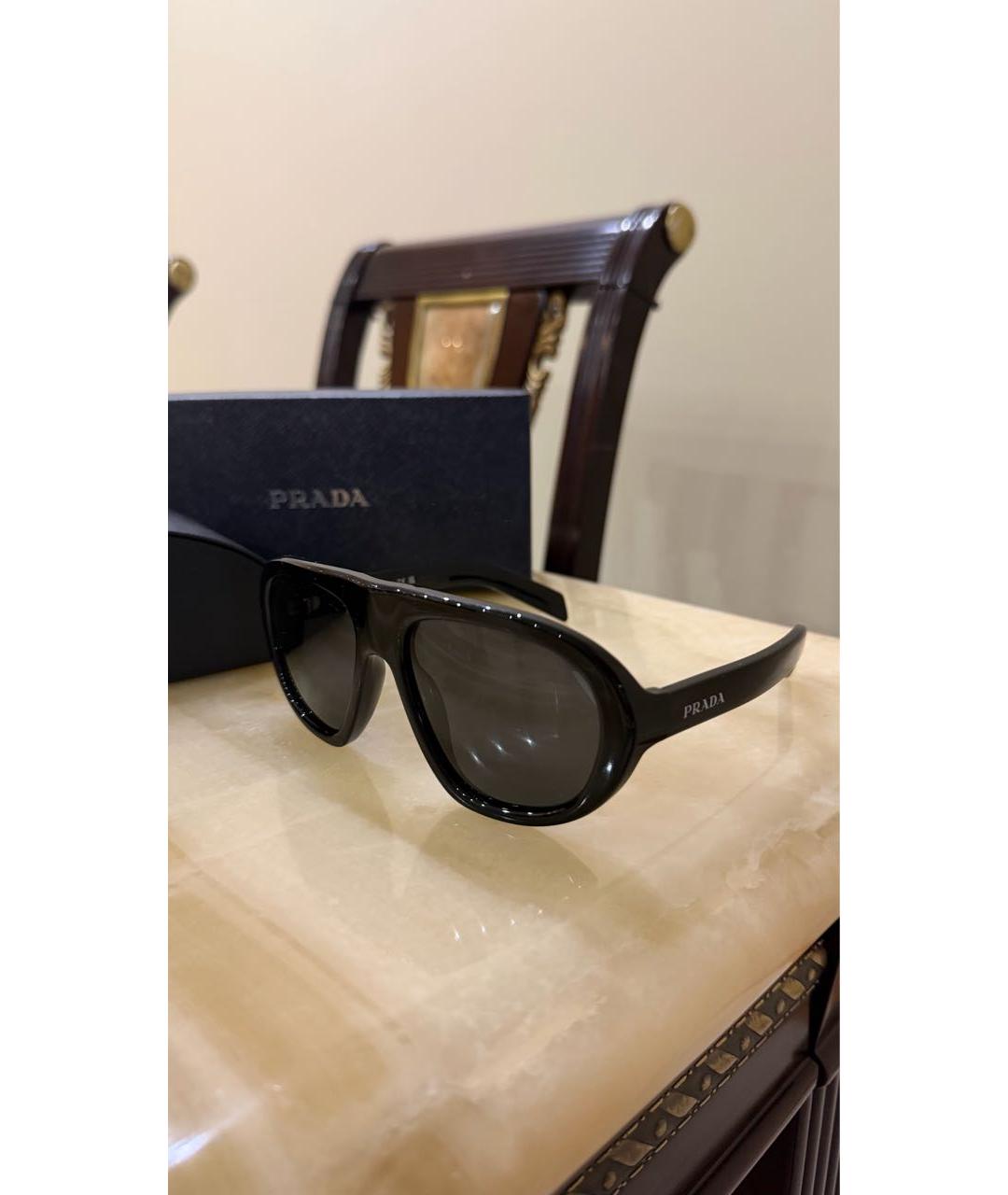 PRADA Черные пластиковые солнцезащитные очки, фото 2