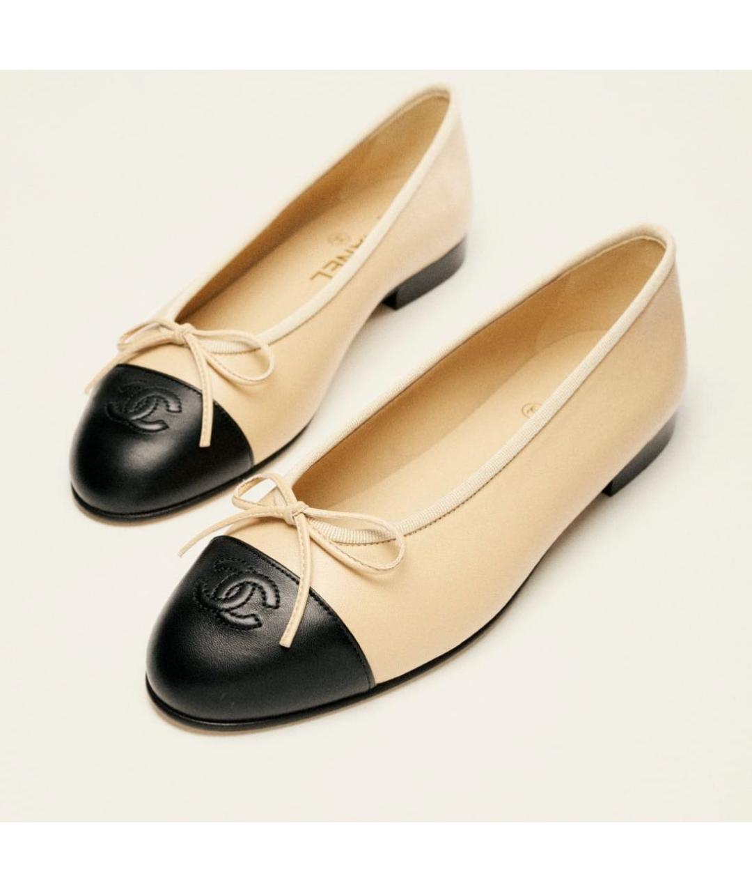 CHANEL Бежевые кожаные балетки, фото 2