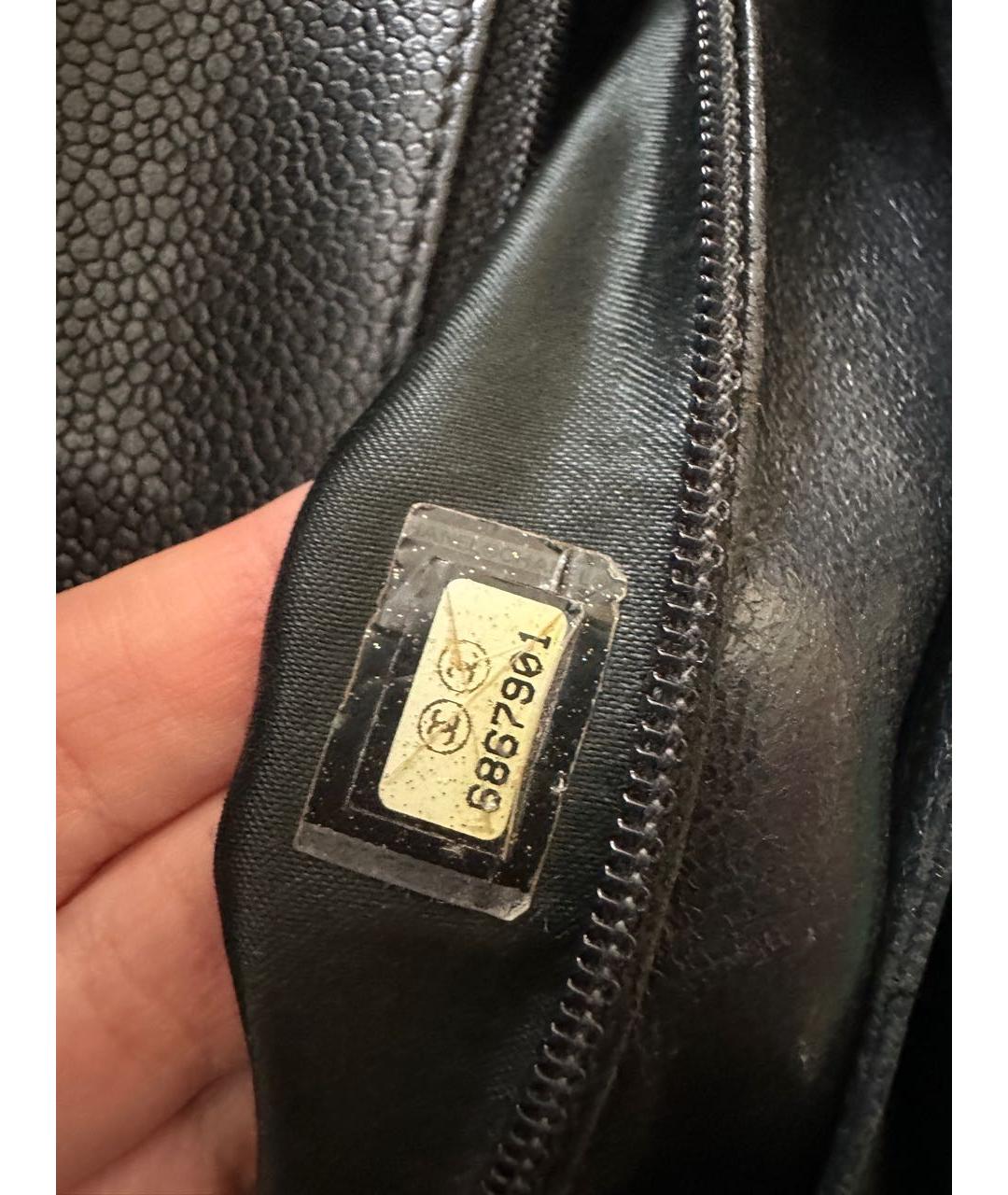 CHANEL Черная кожаная сумка с короткими ручками, фото 6