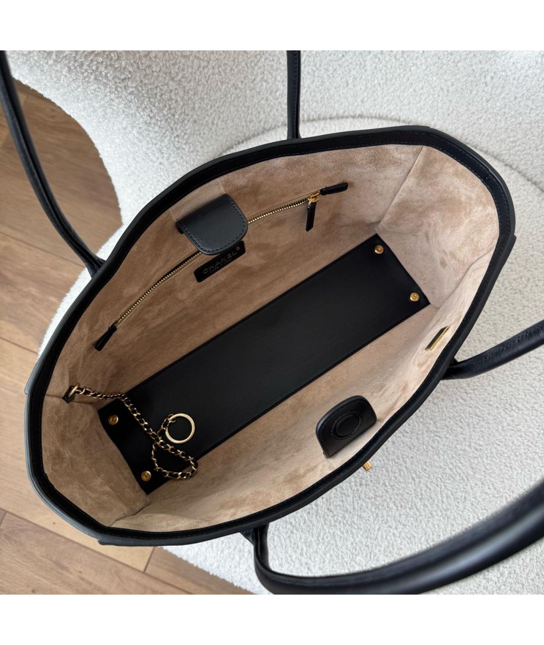 CHANEL Кожаная сумка с короткими ручками, фото 6