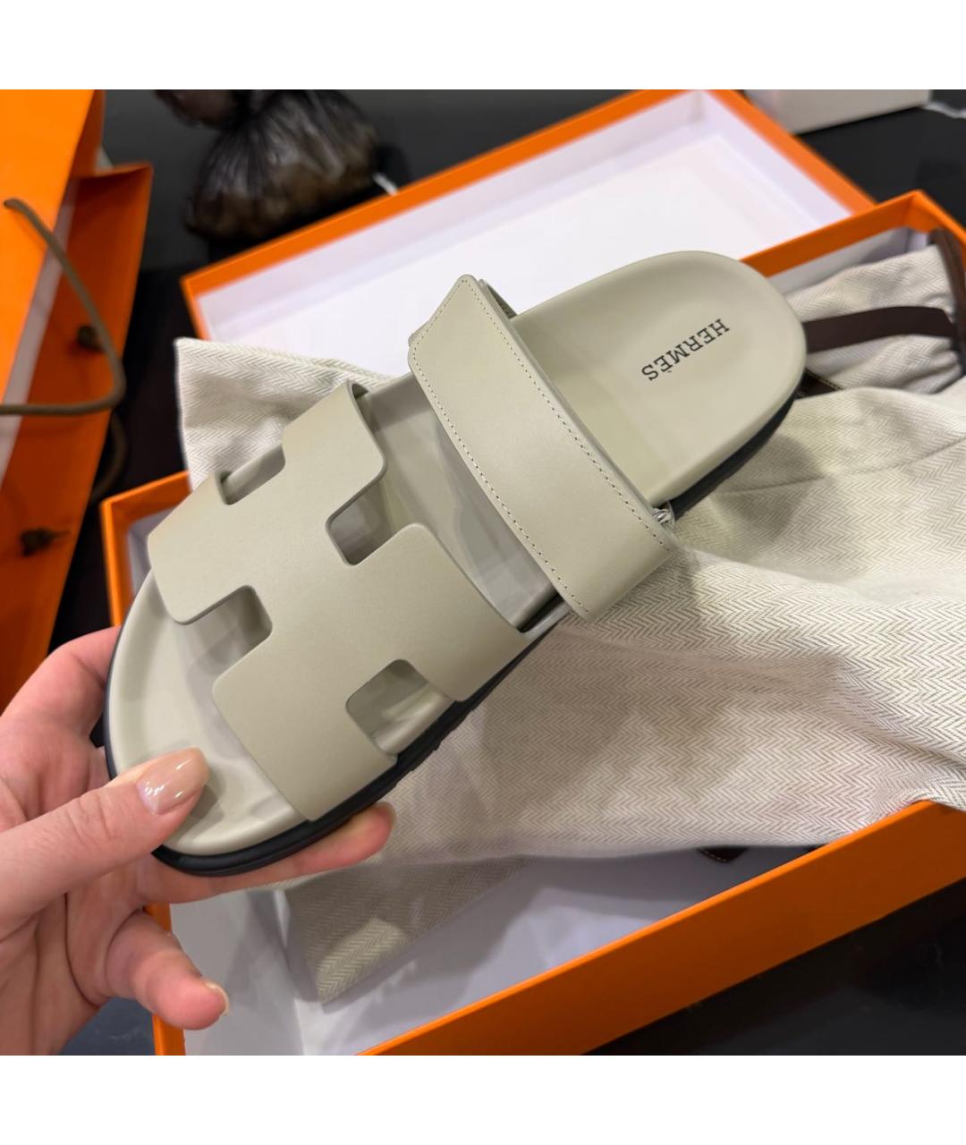 HERMES Серые кожаные шлепанцы, фото 3