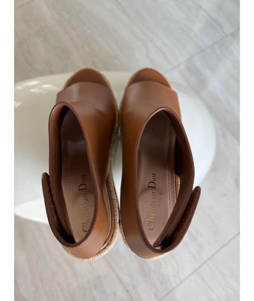 CHRISTIAN DIOR Коричневые кожаные босоножки, фото 3