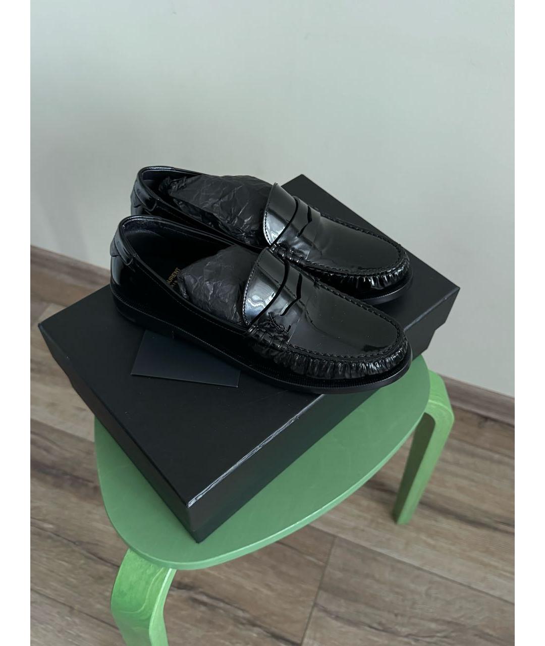 SAINT LAURENT Черные лоферы из лакированной кожи, фото 2