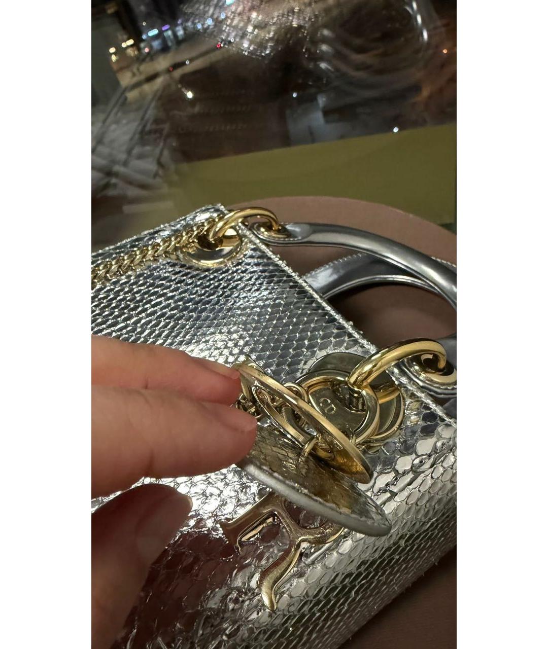 CHRISTIAN DIOR Серебряная сумка с короткими ручками из экзотической кожи, фото 4
