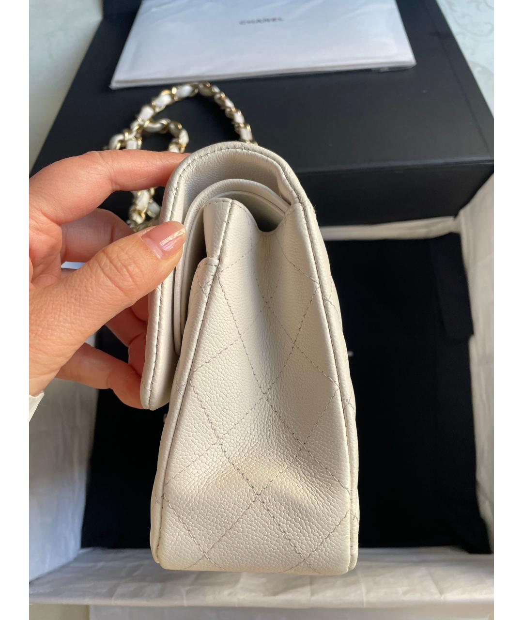 CHANEL Белая кожаная сумка через плечо, фото 4