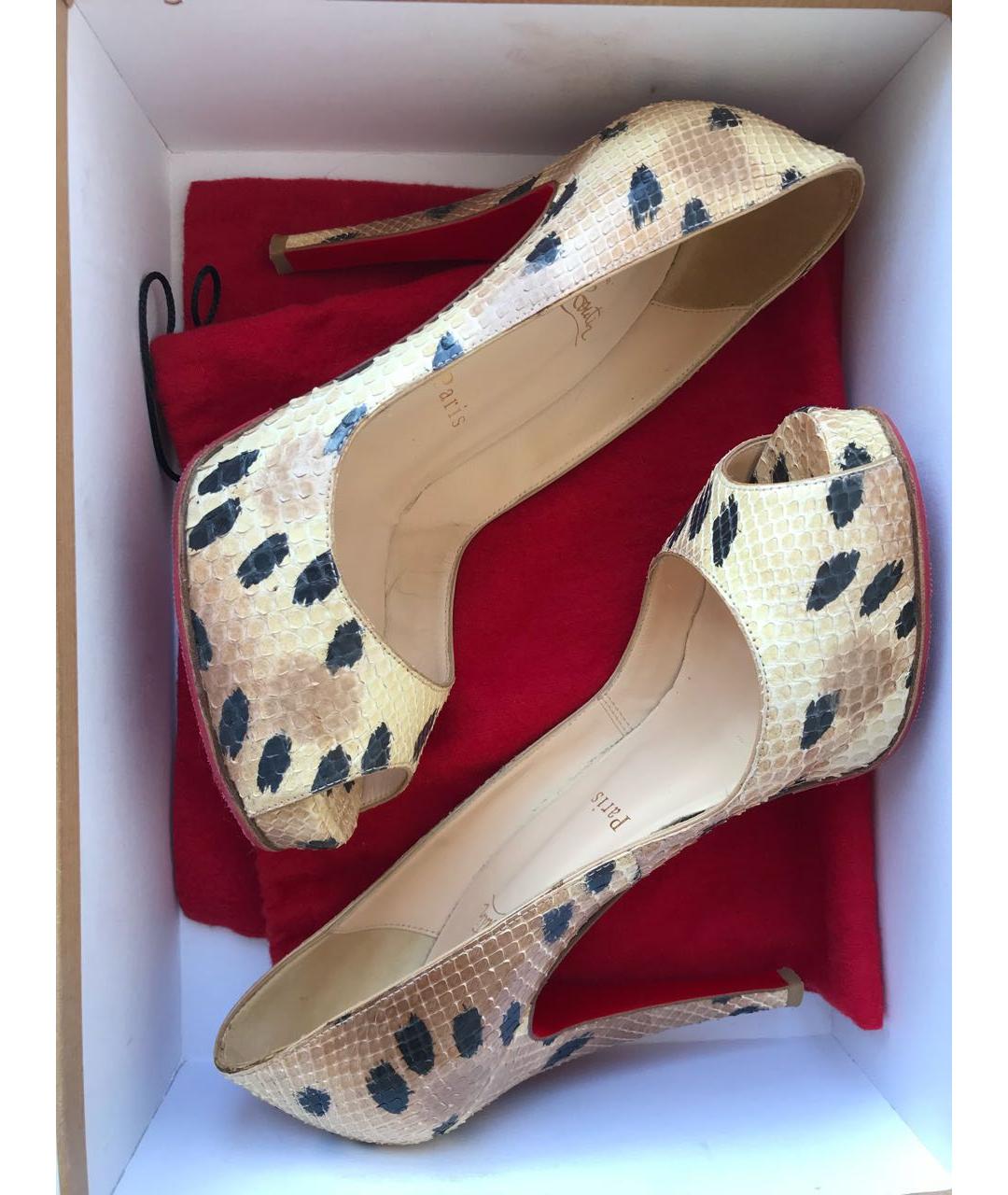 CHRISTIAN LOUBOUTIN Бежевые туфли из экзотической кожи, фото 6