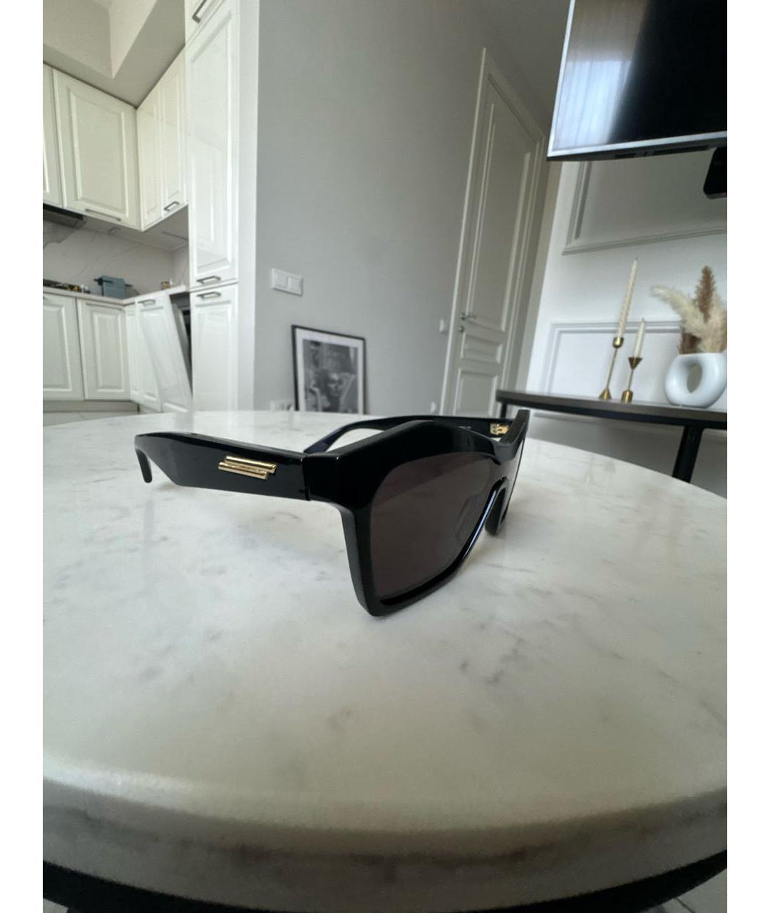 BOTTEGA VENETA Черные пластиковые солнцезащитные очки, фото 3