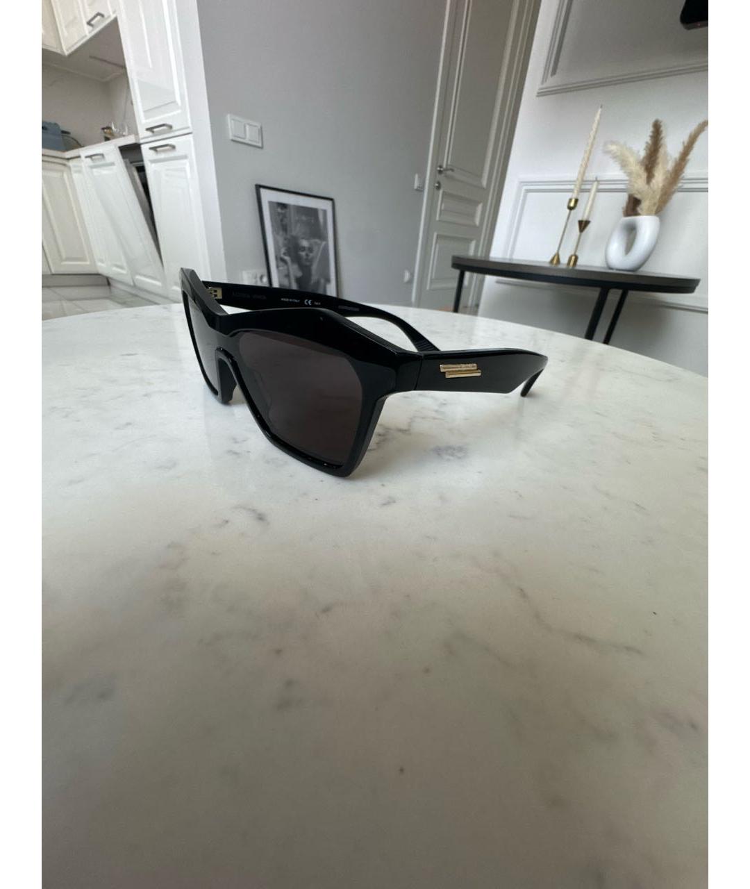 BOTTEGA VENETA Черные пластиковые солнцезащитные очки, фото 2