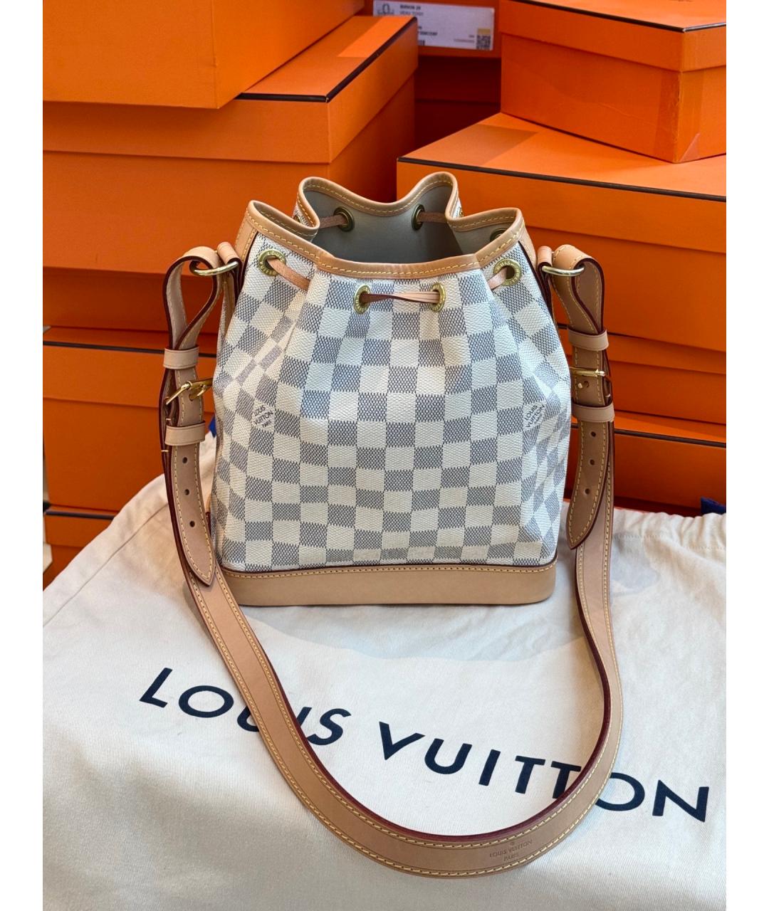 LOUIS VUITTON Белая сумка через плечо, фото 2