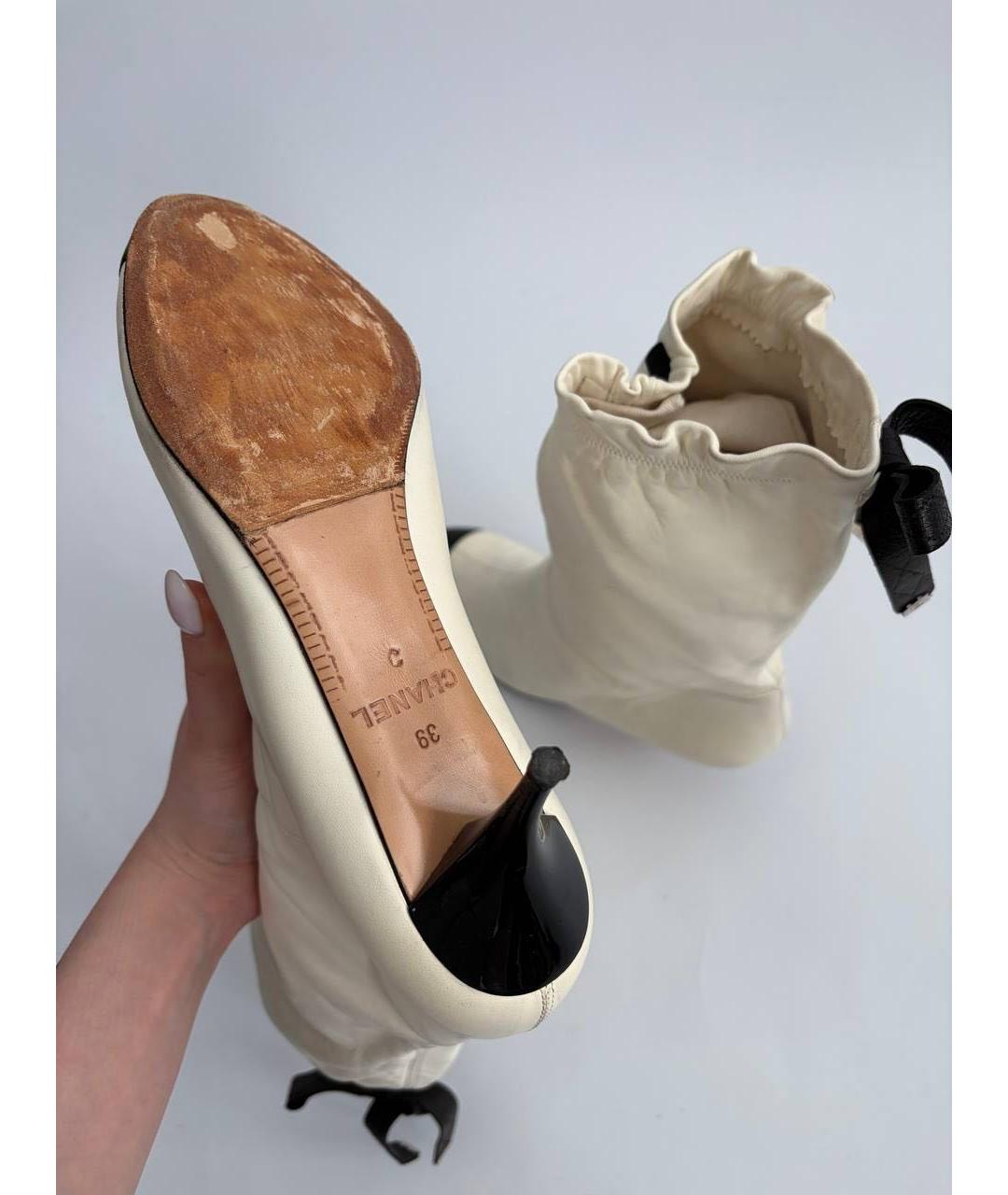 CHANEL Белые кожаные сапоги, фото 6