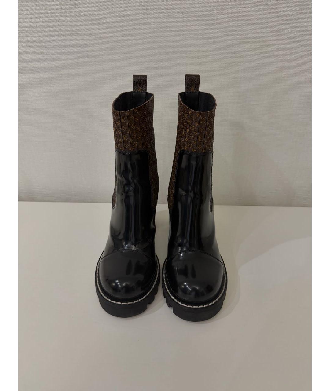 LOUIS VUITTON Черные ботильоны из лакированной кожи, фото 2