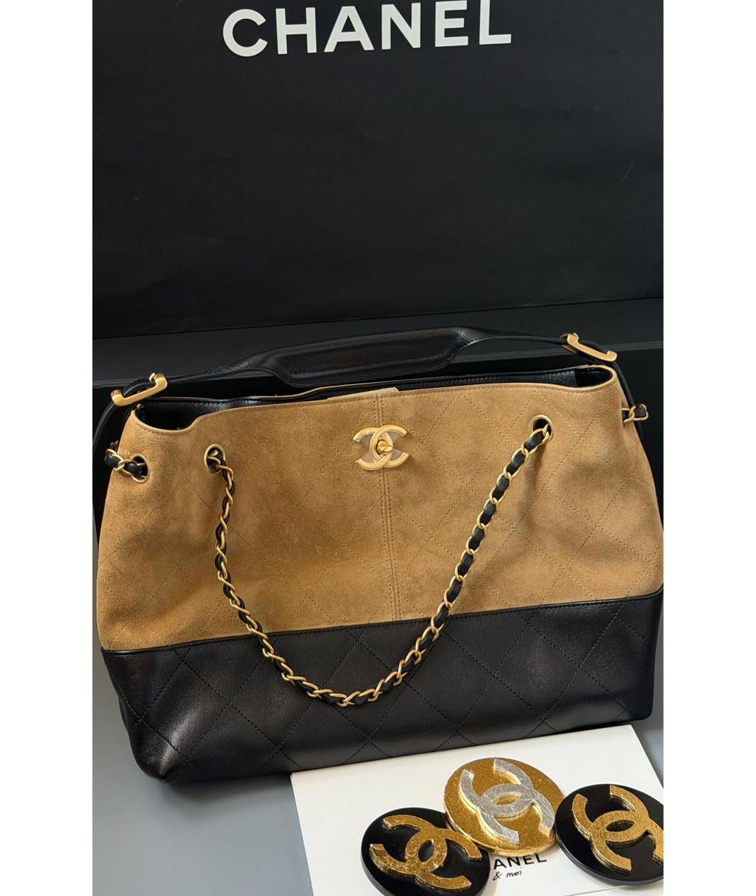 CHANEL Бежевая замшевая сумка через плечо, фото 2