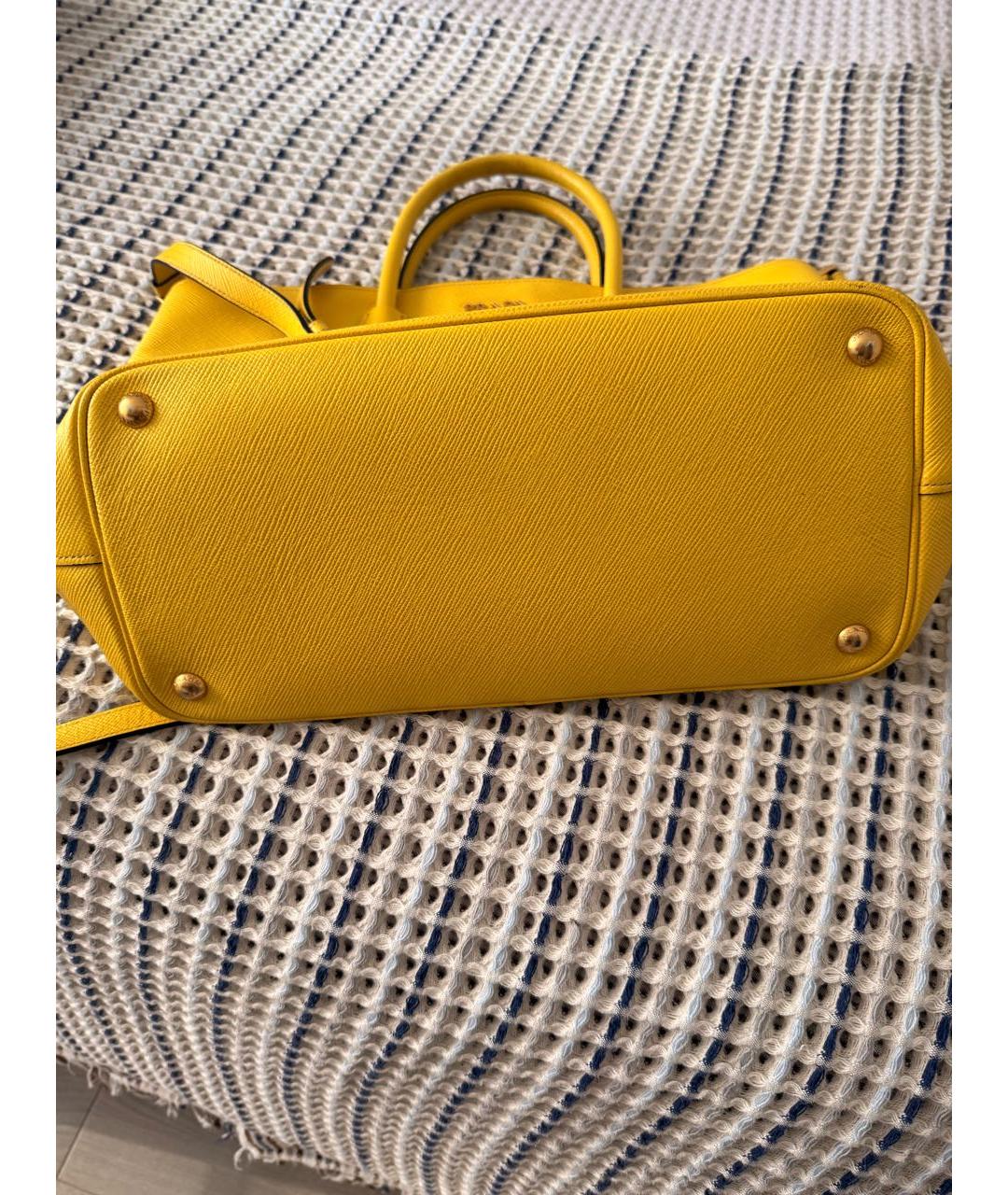 PRADA Желтая кожаная сумка тоут, фото 3