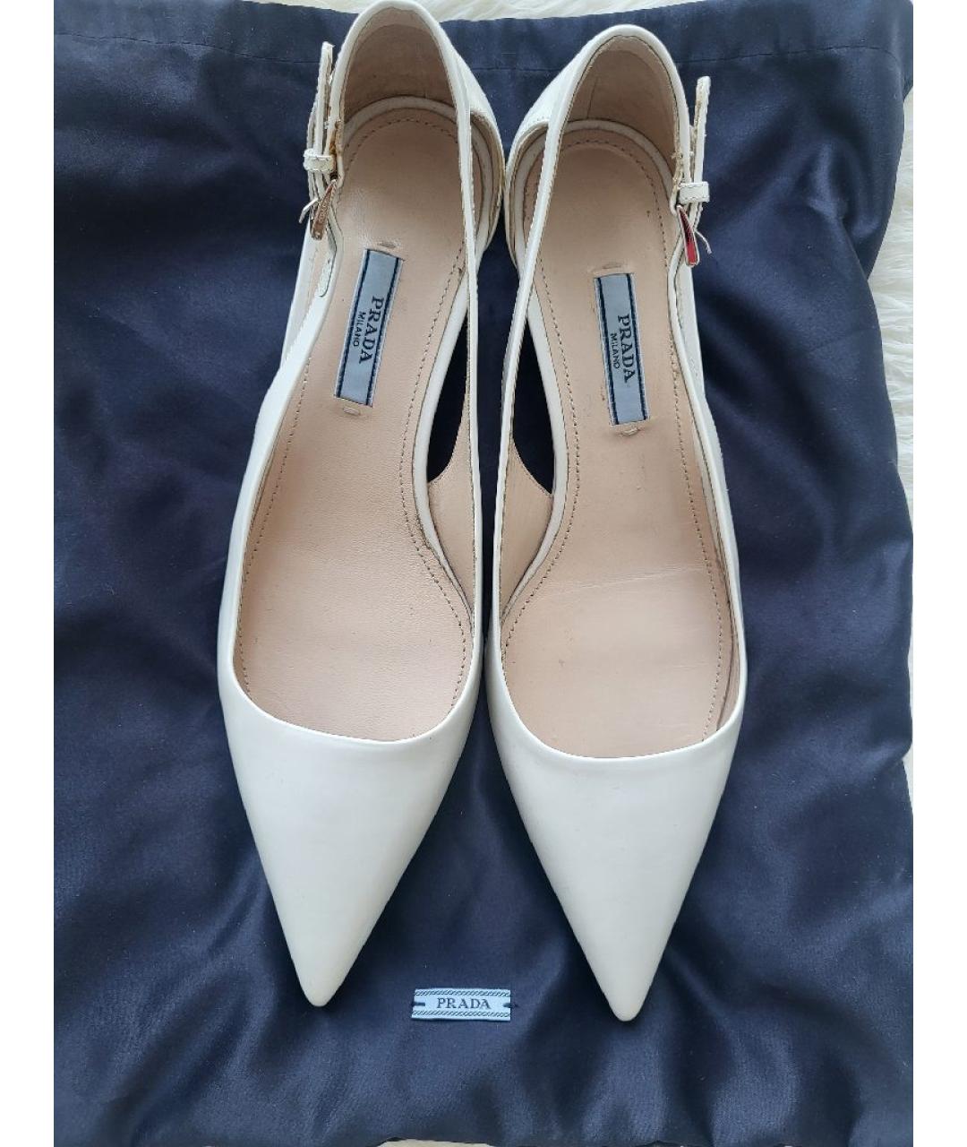 PRADA Белые кожаные туфли, фото 2