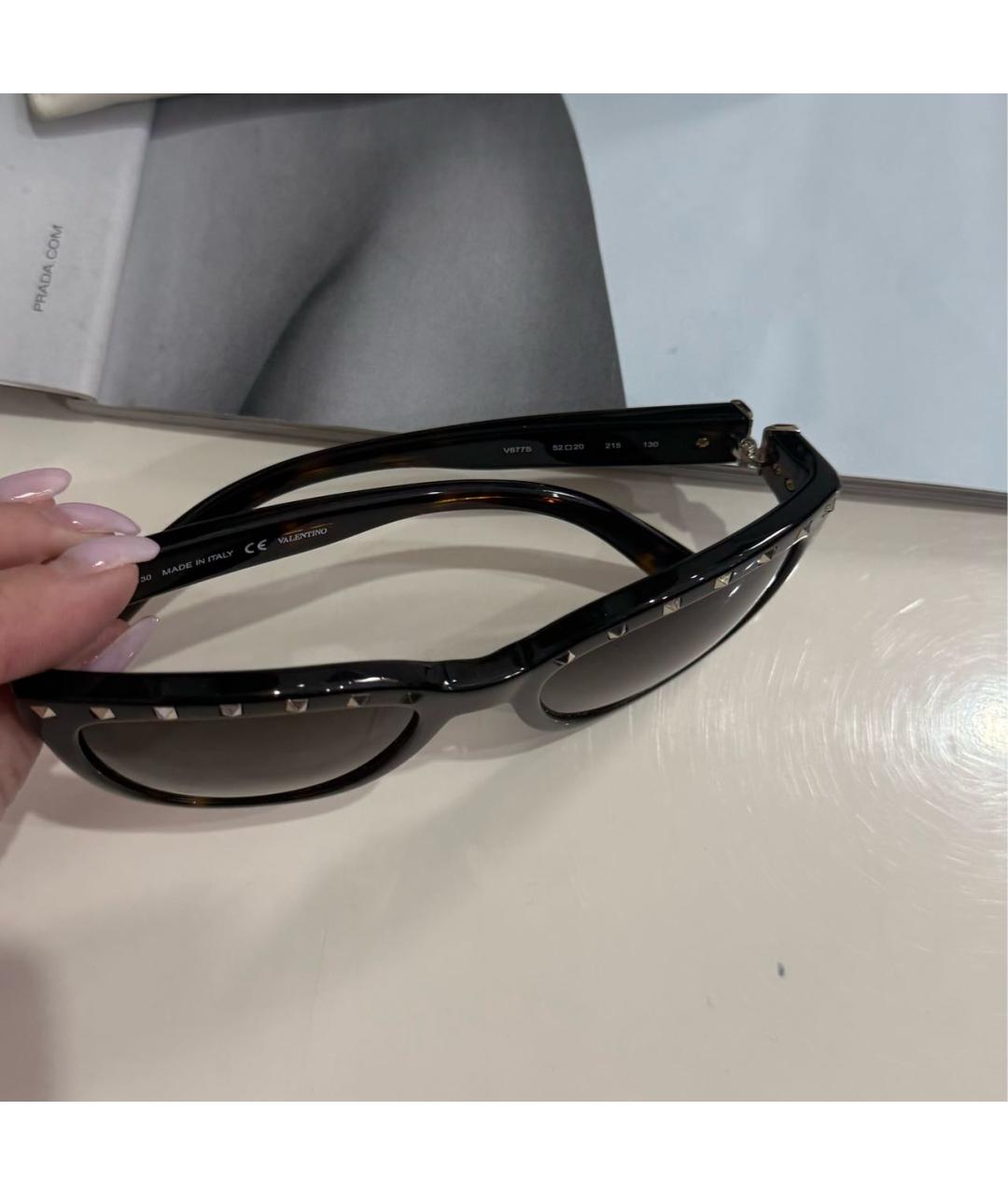 VALENTINO Коричневые пластиковые солнцезащитные очки, фото 4