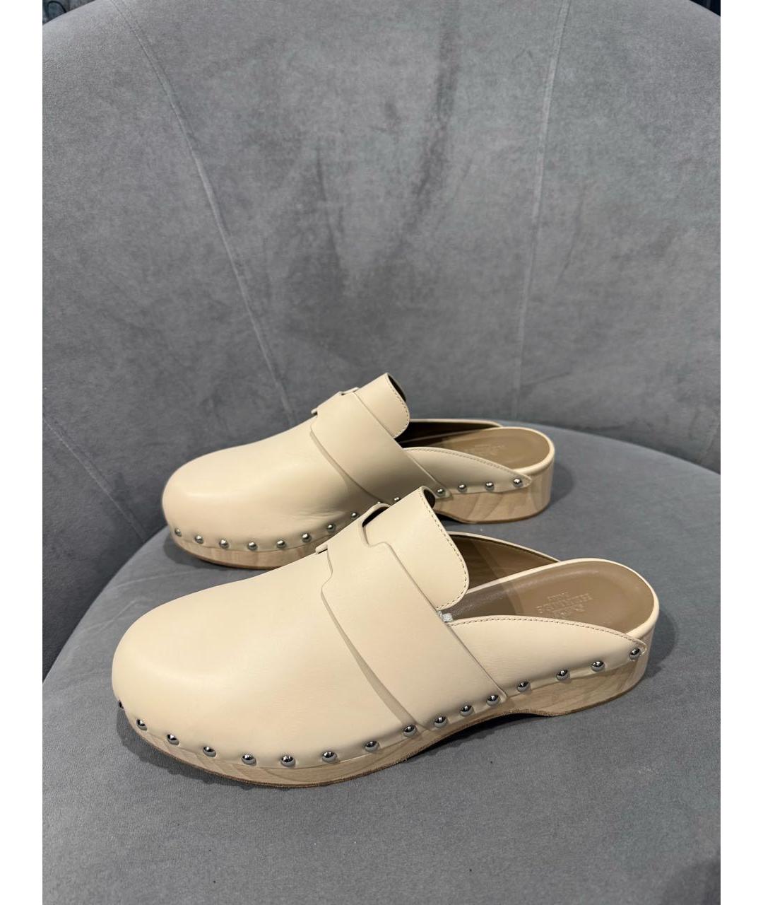 HERMES Бежевые кожаные сабо, фото 3