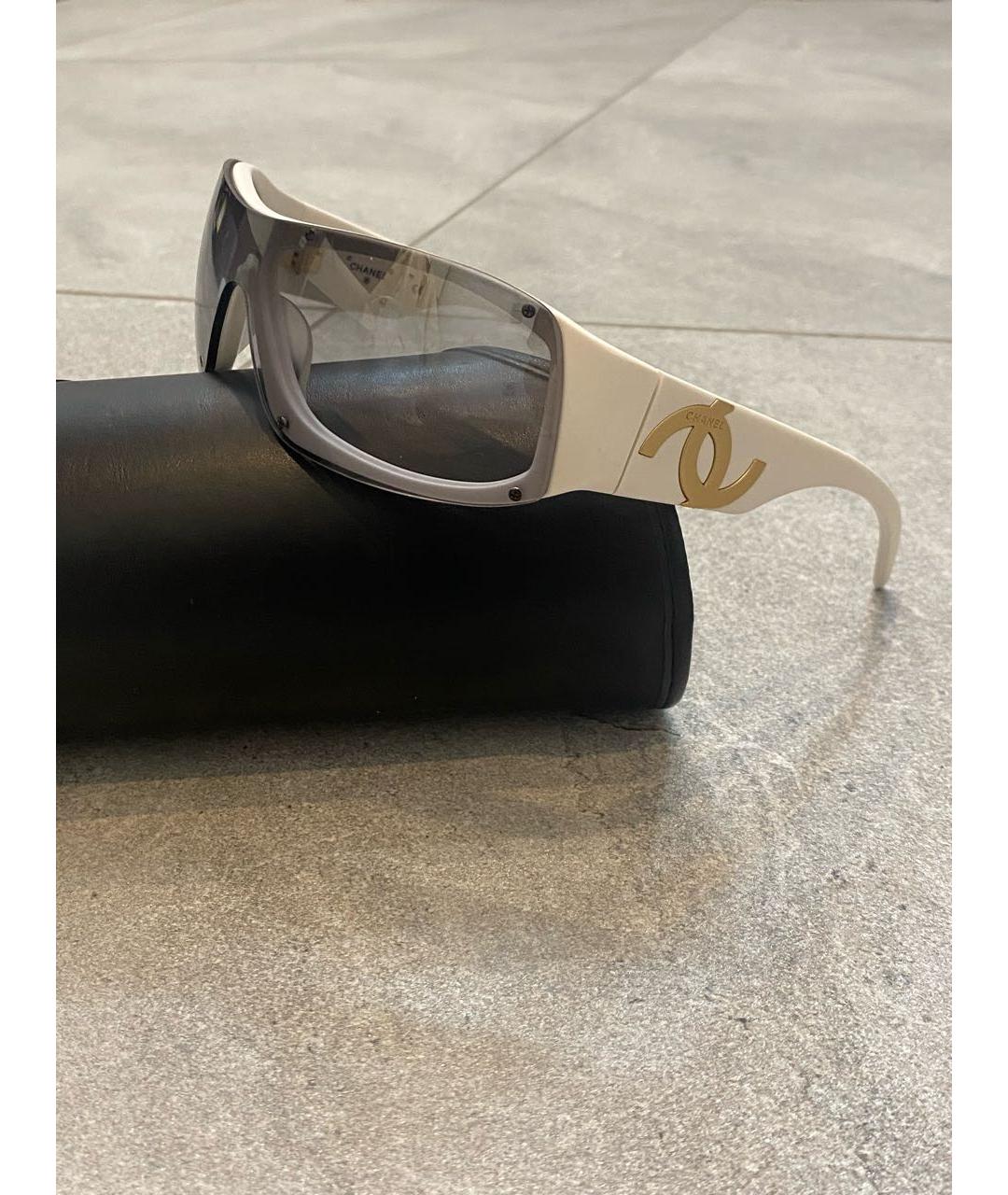 CHANEL Белые пластиковые солнцезащитные очки, фото 5