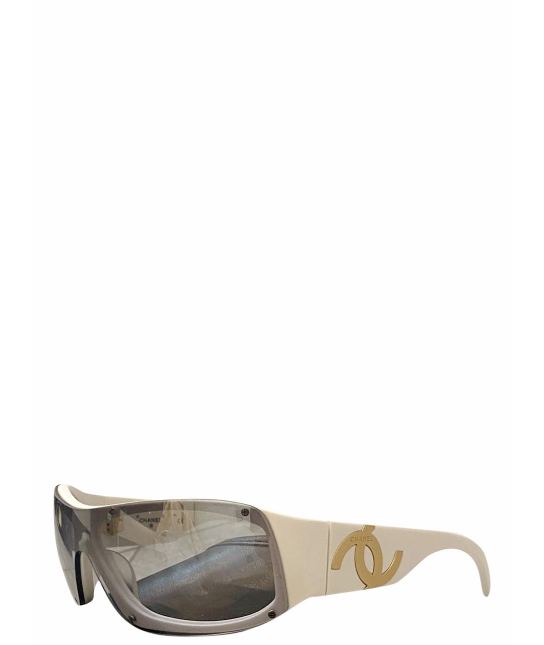 CHANEL Белые пластиковые солнцезащитные очки, фото 1