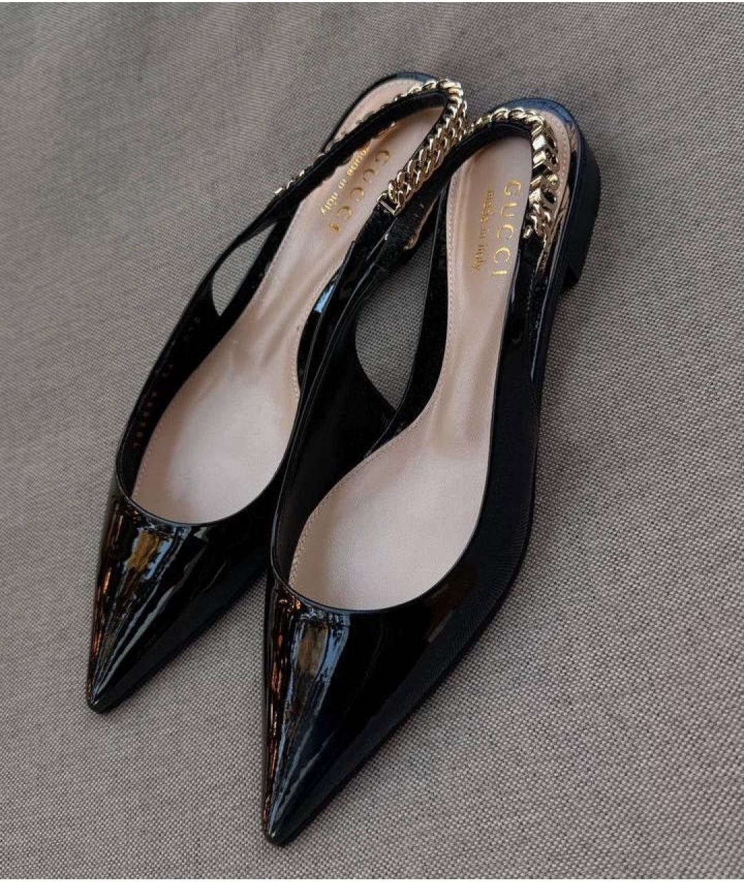 GUCCI Черные лодочки на низком каблуке из лакированной кожи, фото 3