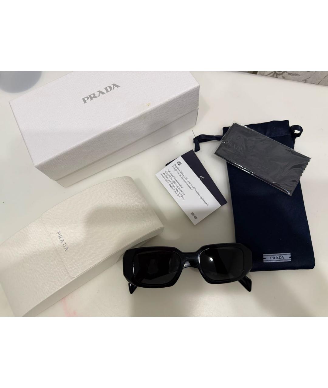 PRADA Черные пластиковые солнцезащитные очки, фото 3