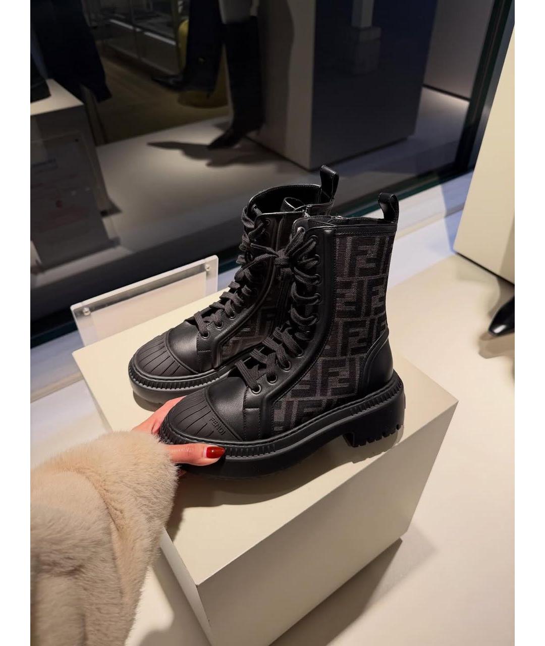 FENDI Черные текстильные ботинки, фото 2