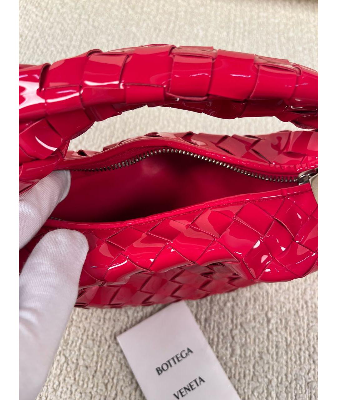 BOTTEGA VENETA Красная сумка с короткими ручками из лакированной кожи, фото 4