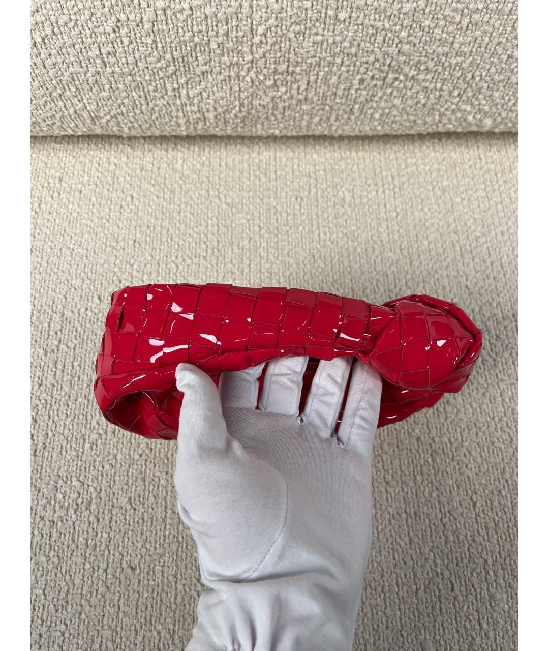 BOTTEGA VENETA Красная сумка с короткими ручками из лакированной кожи, фото 7