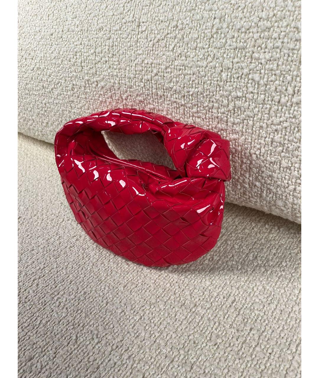 BOTTEGA VENETA Красная сумка с короткими ручками из лакированной кожи, фото 5