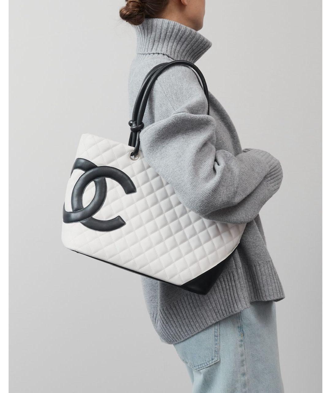 CHANEL Белая кожаная сумка через плечо, фото 5