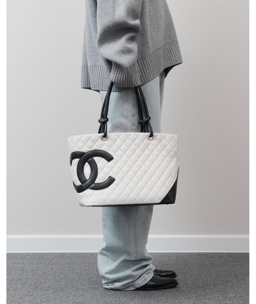 CHANEL Белая кожаная сумка через плечо, фото 4