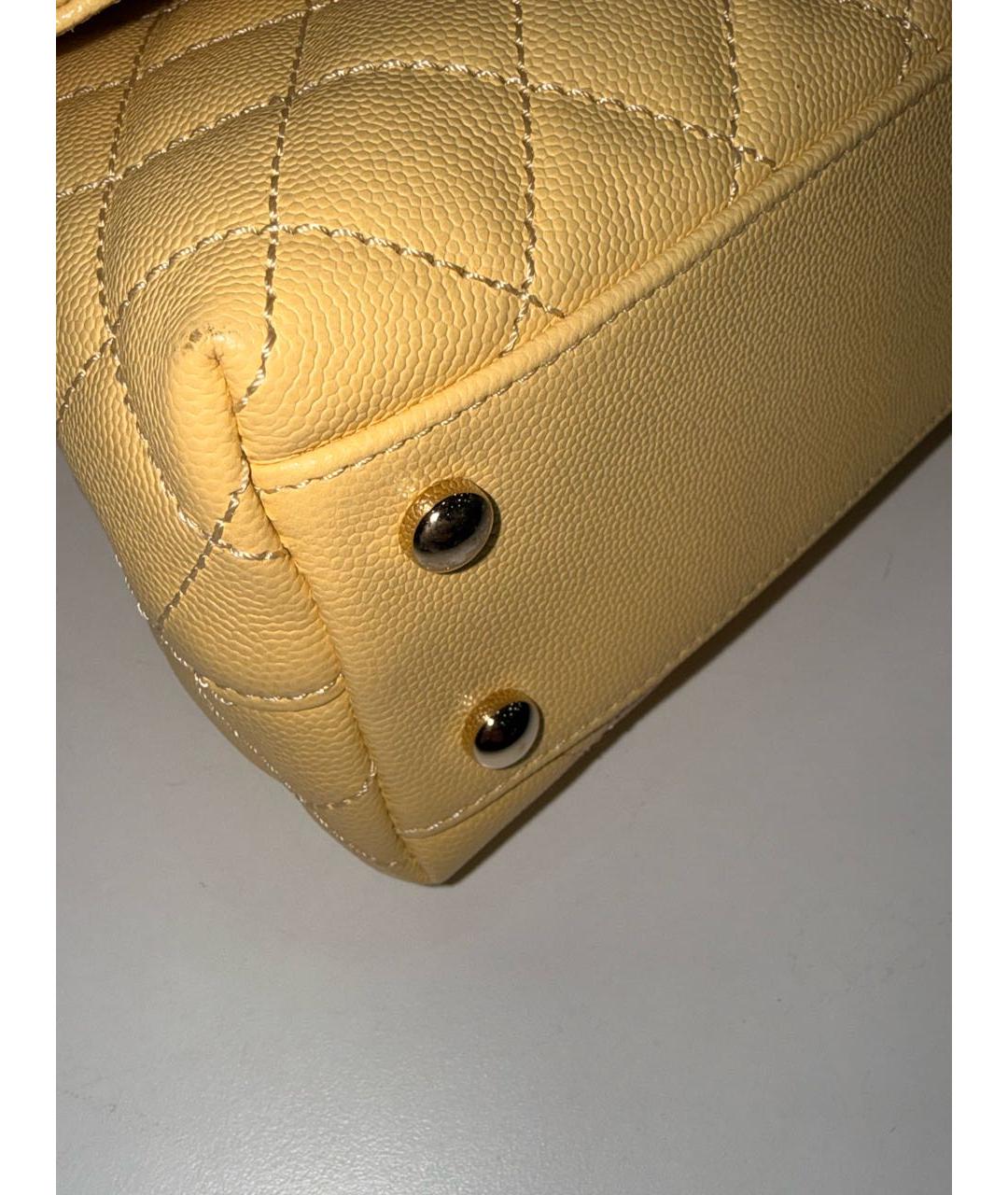 CHANEL Желтая кожаная сумка с короткими ручками, фото 6