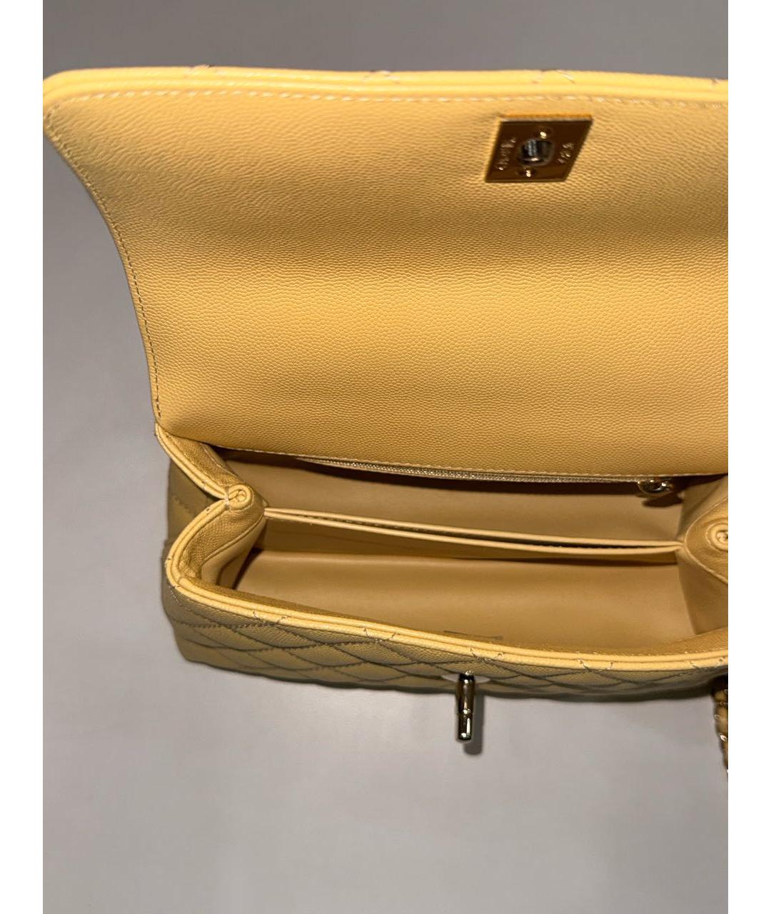 CHANEL Желтая кожаная сумка с короткими ручками, фото 4