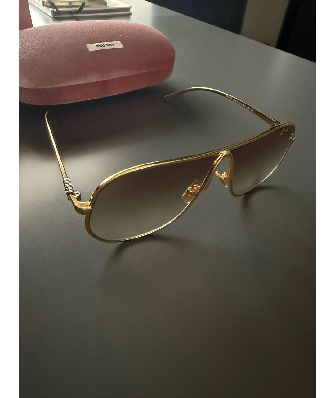 MIU MIU Золотые металлические солнцезащитные очки, фото 2