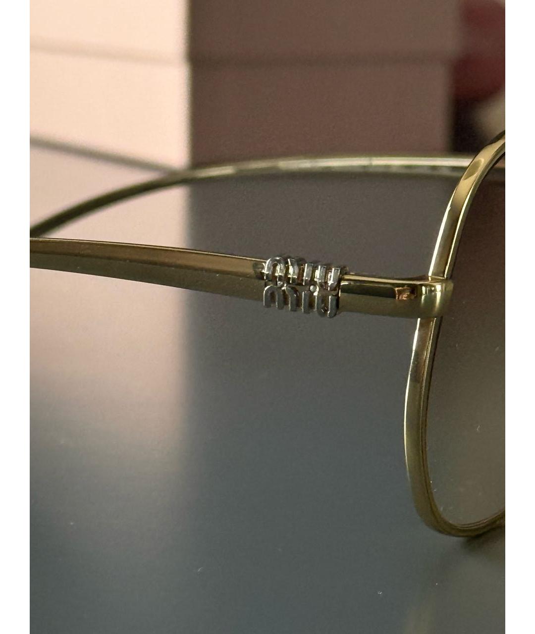 MIU MIU Золотые металлические солнцезащитные очки, фото 3