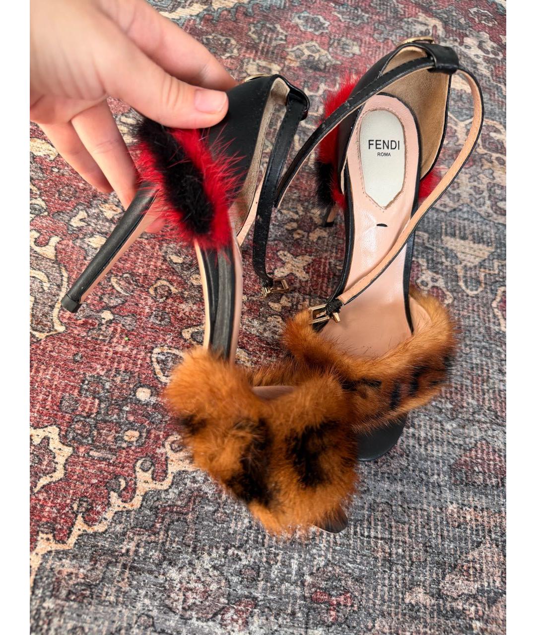 FENDI Черные кожаные босоножки, фото 6