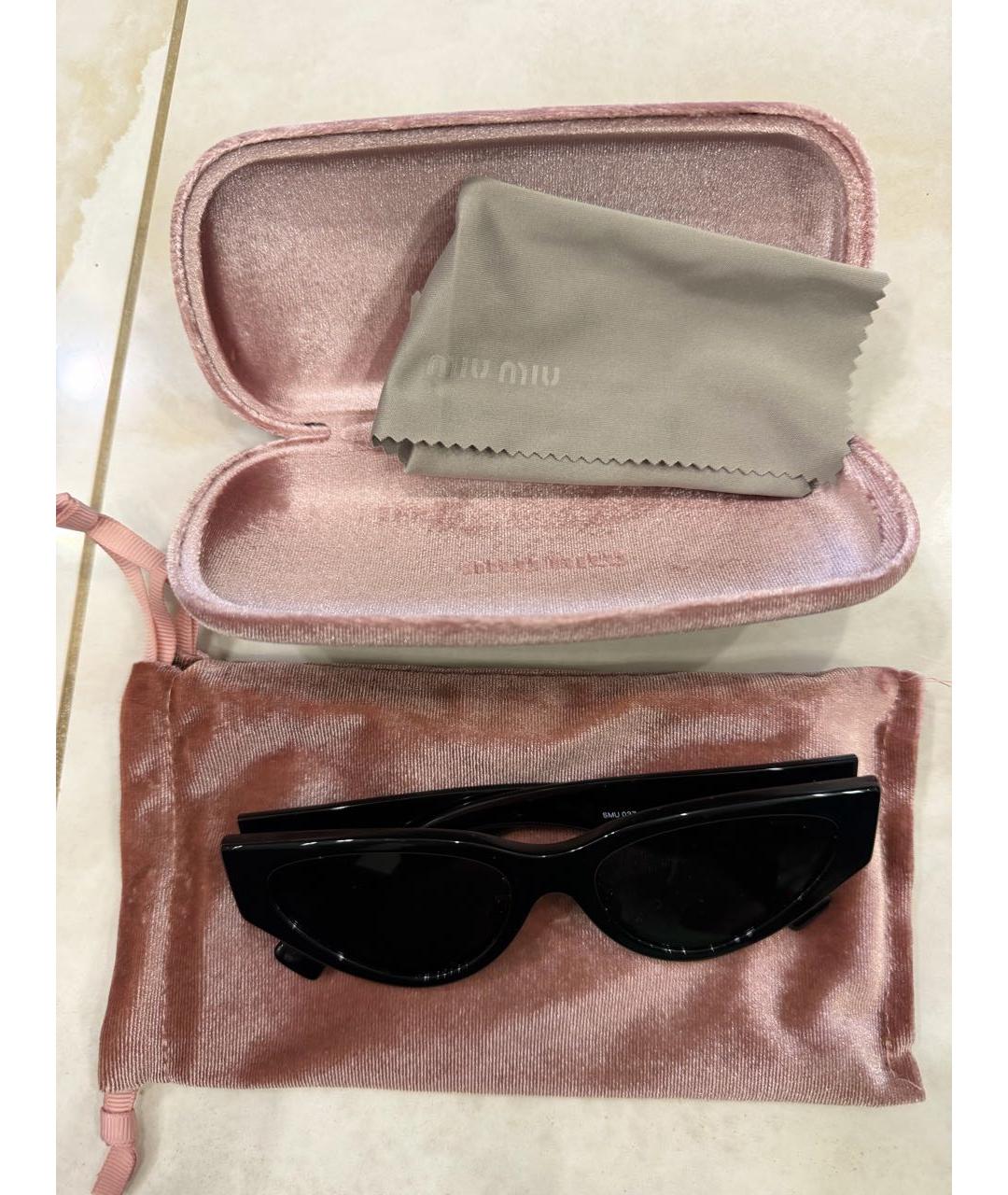 MIU MIU Черные пластиковые солнцезащитные очки, фото 2
