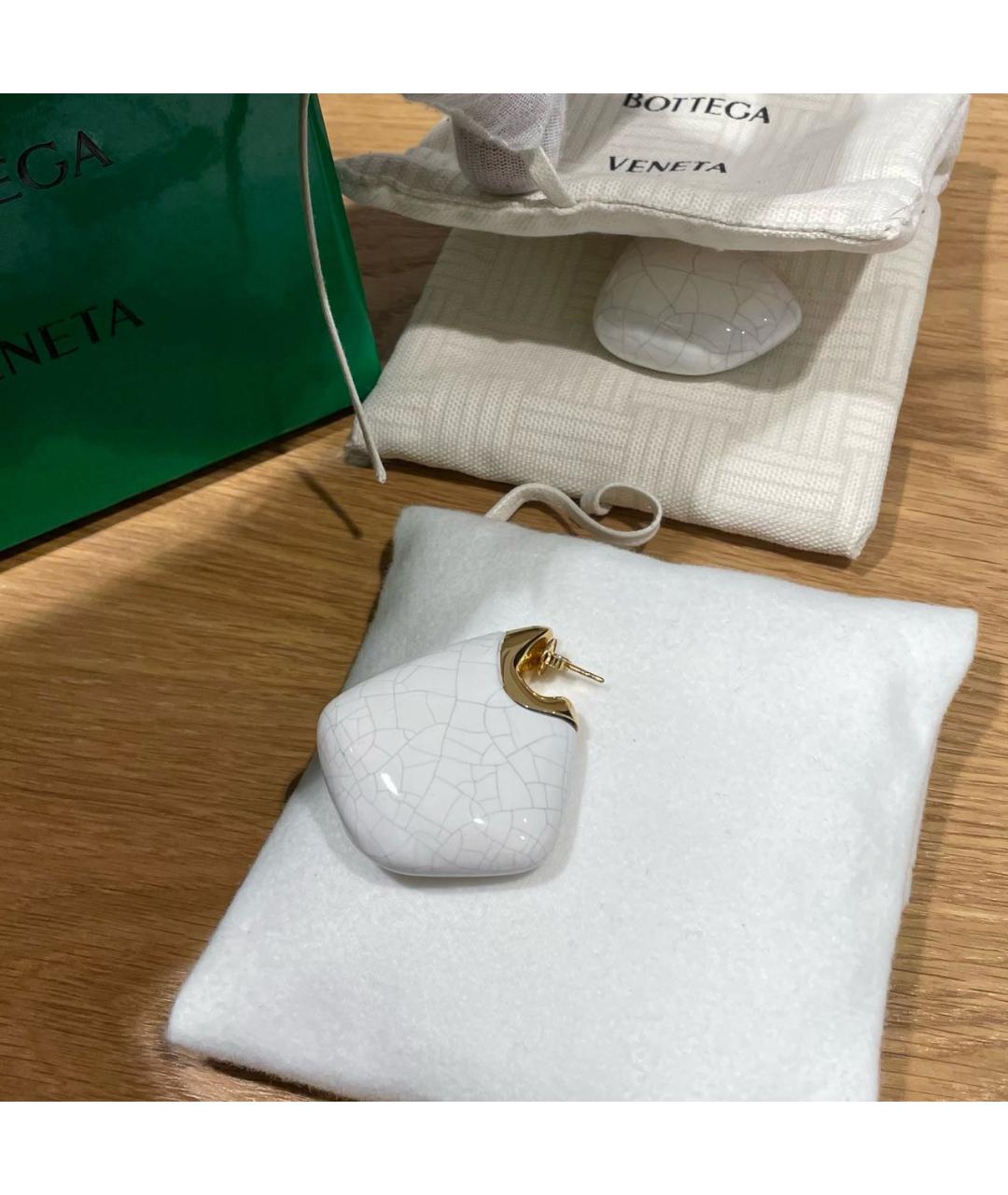 BOTTEGA VENETA Белые латунные серьги, фото 6