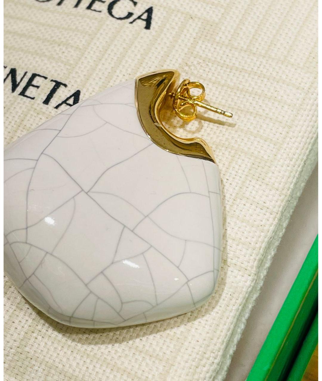 BOTTEGA VENETA Белые латунные серьги, фото 5