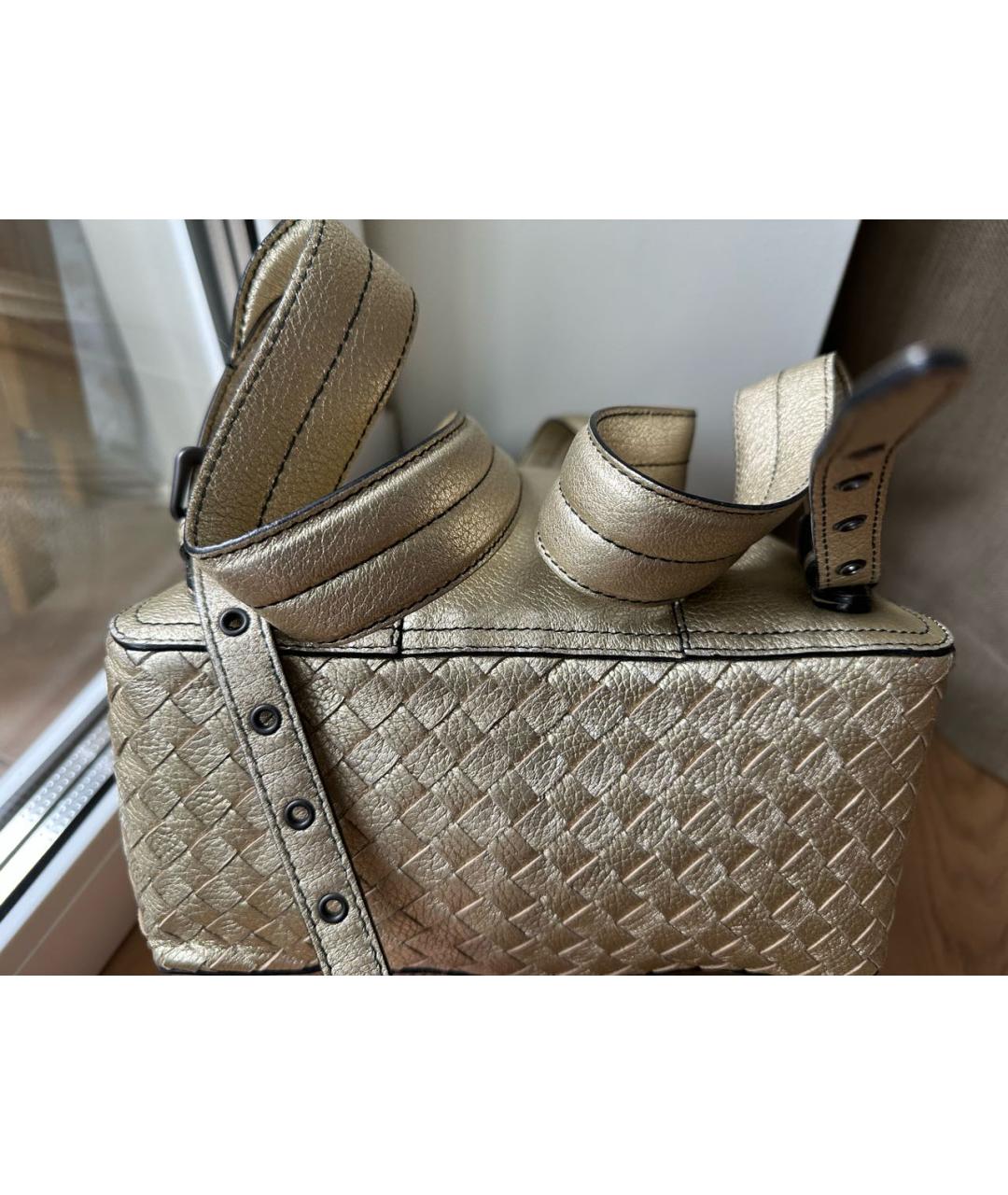 BOTTEGA VENETA Золотой кожаный рюкзак, фото 5