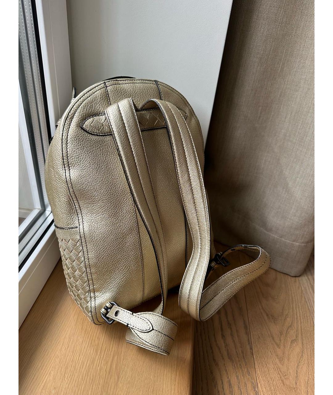 BOTTEGA VENETA Золотой кожаный рюкзак, фото 2