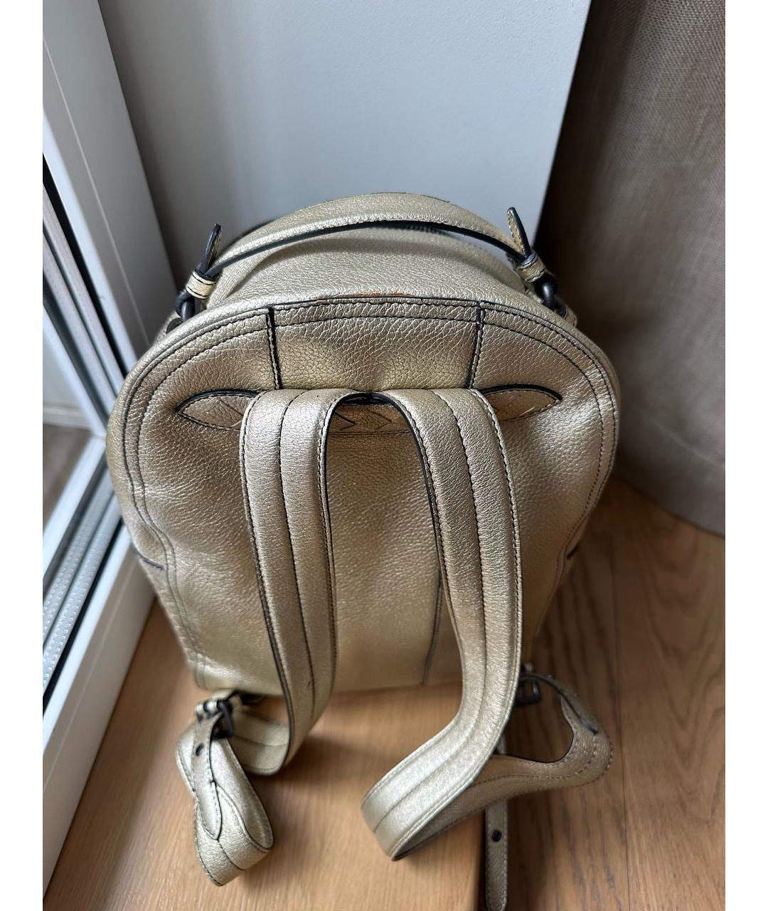 BOTTEGA VENETA Золотой кожаный рюкзак, фото 3