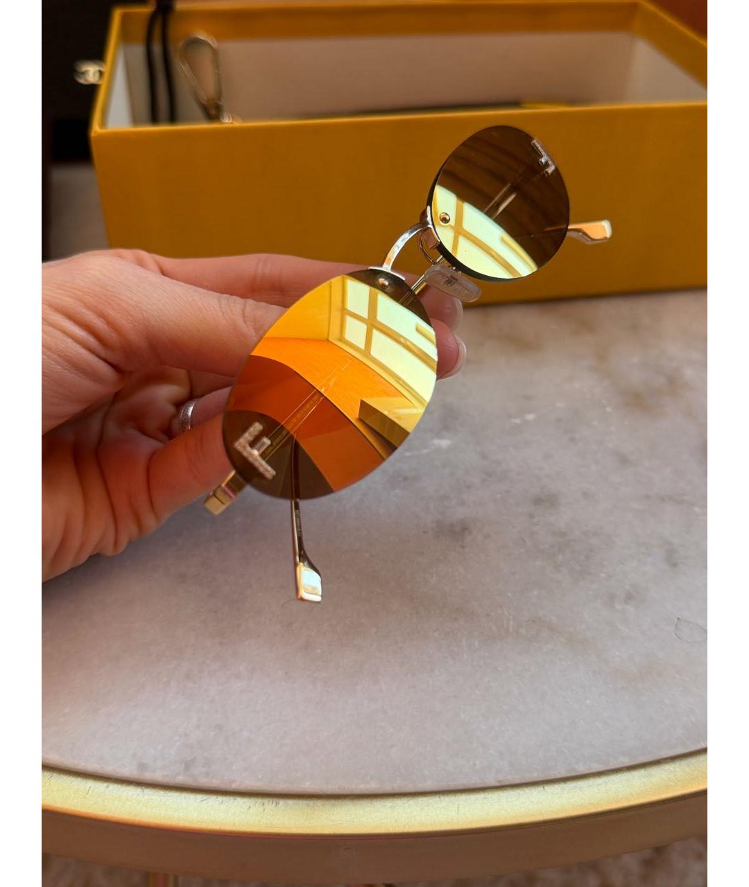 FENDI Золотые металлические солнцезащитные очки, фото 2