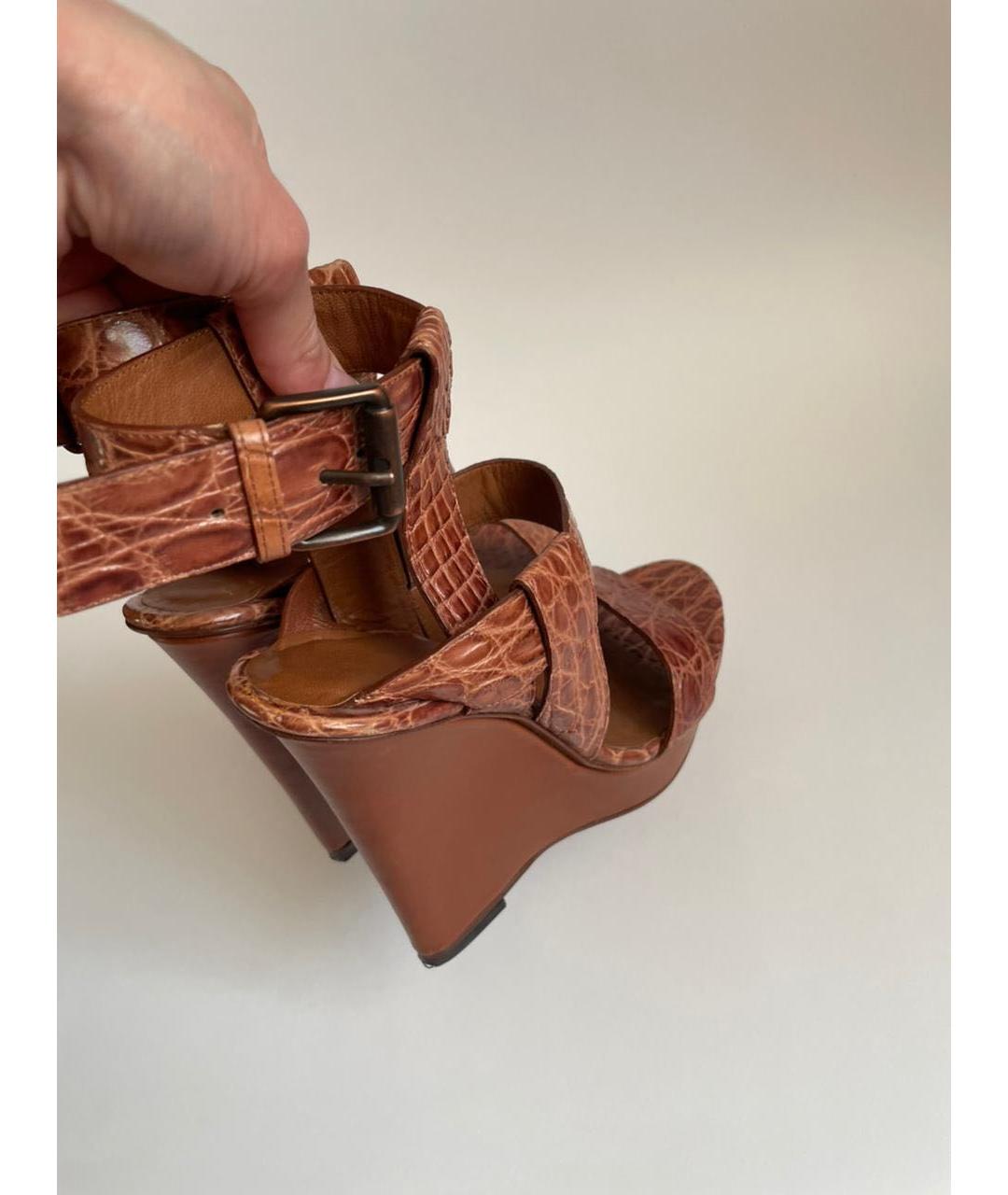 BOTTEGA VENETA Коричневые кожаные босоножки, фото 3