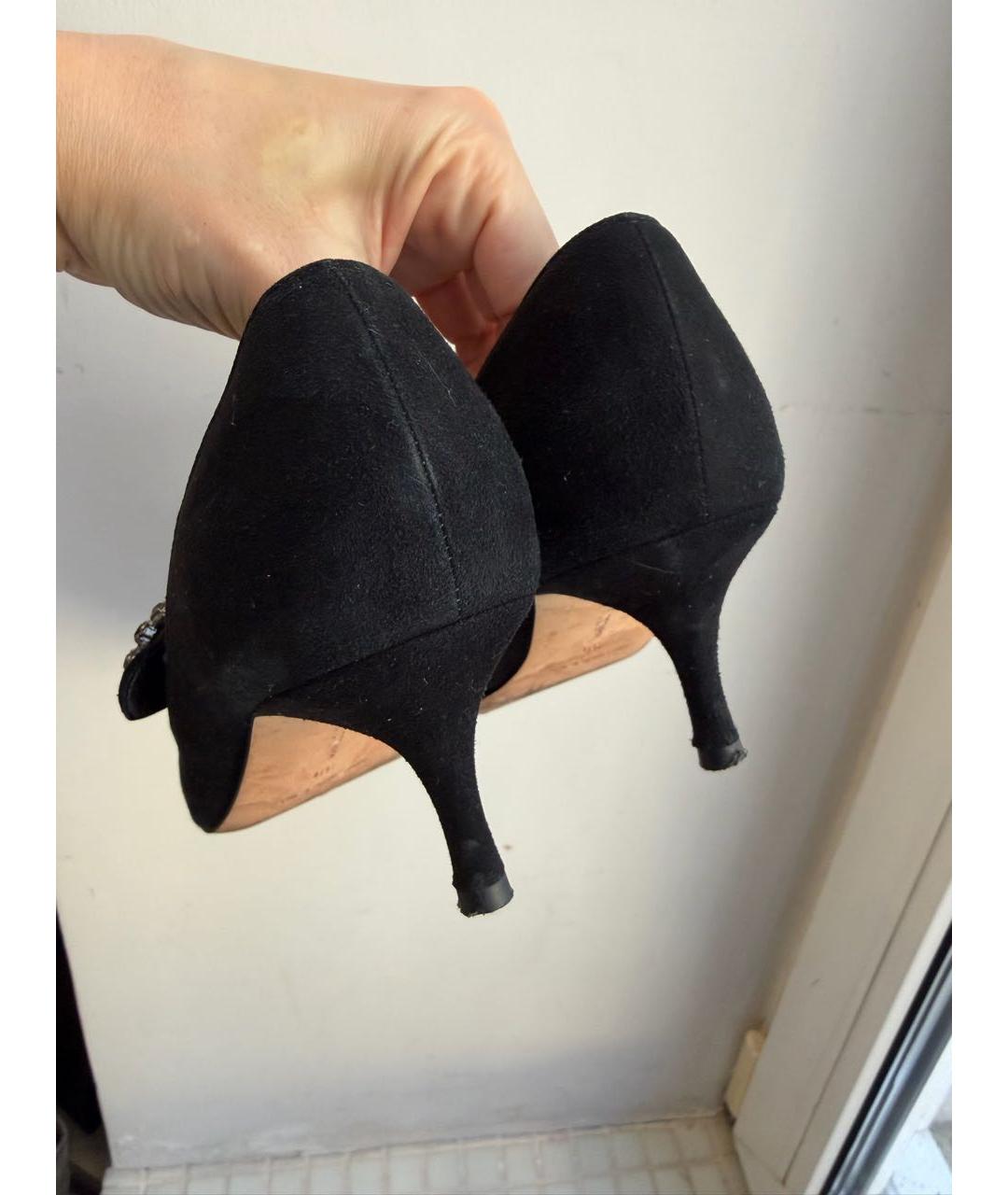 MANOLO BLAHNIK Черные замшевые лодочки на низком каблуке, фото 4