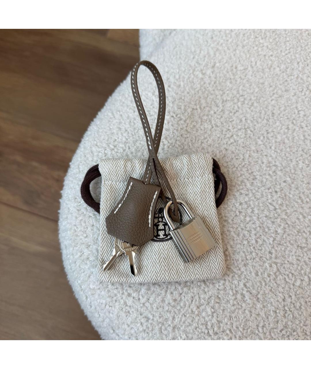 HERMES Бежевая кожаная сумка на плечо, фото 8