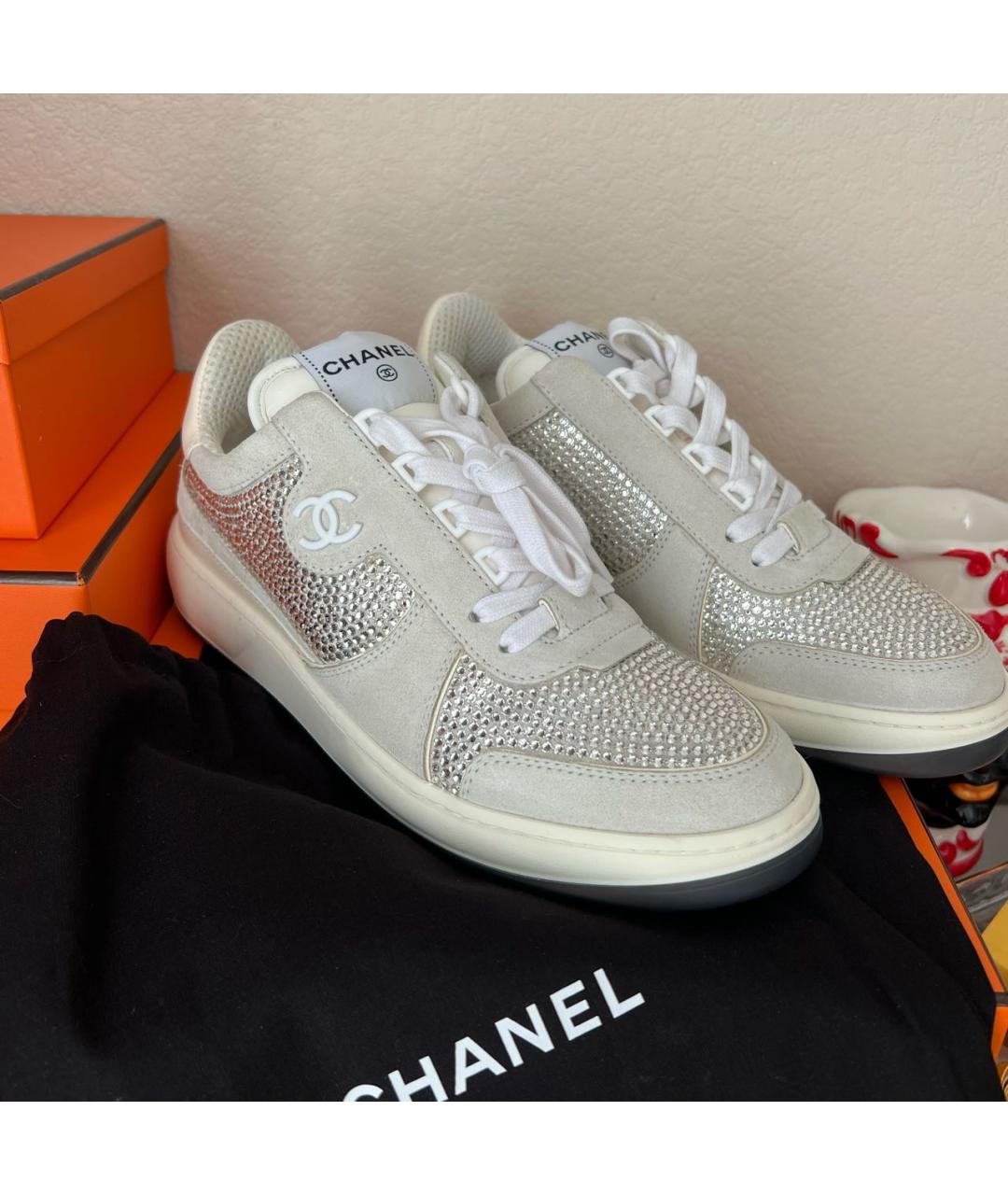 CHANEL Бежевые замшевые кроссовки, фото 2