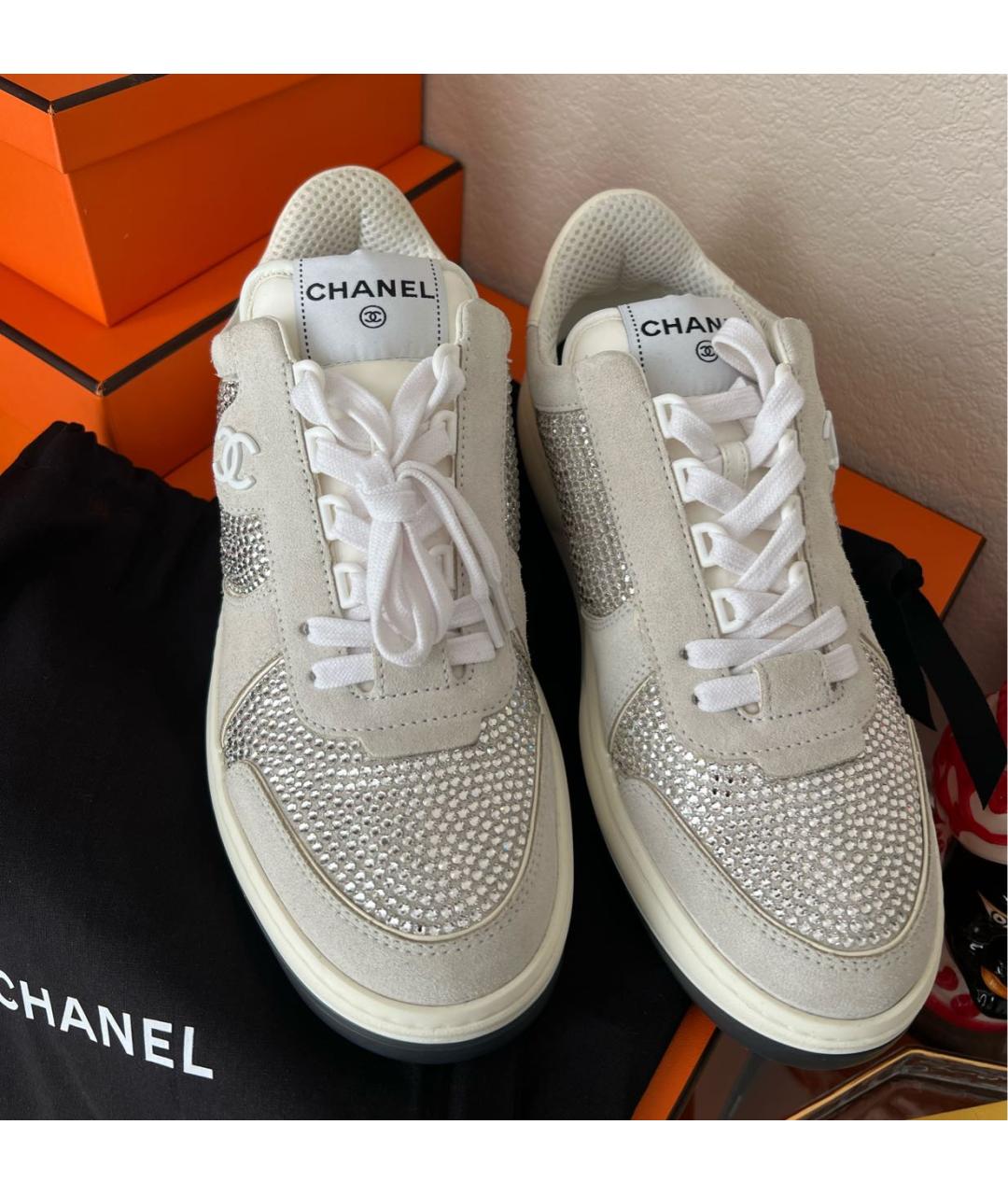 CHANEL Бежевые замшевые кроссовки, фото 3