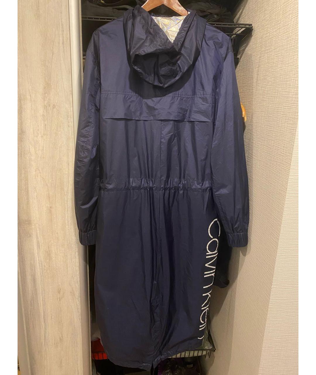 CALVIN KLEIN Темно-синий полиэстеровый тренч / плащ, фото 2